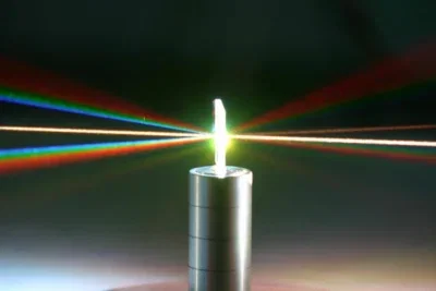 High Power Transmission Gratings Transmissionsgitter für Hochleistungs-Lasersysteme
