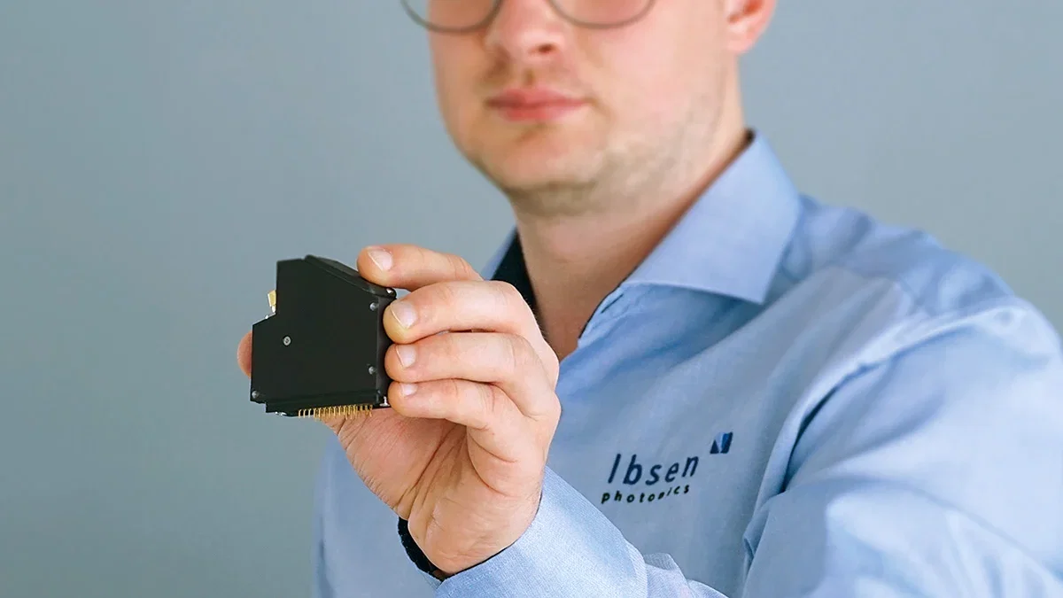 UV-VIS-NIR-1920×1080-MASTER-02